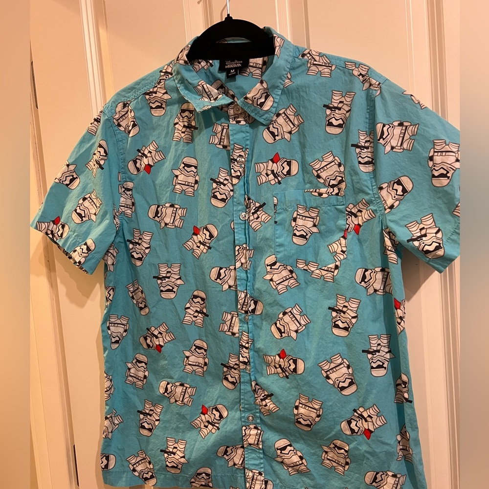 Disney parks Star Wars men’s button down shirt. Size medium.